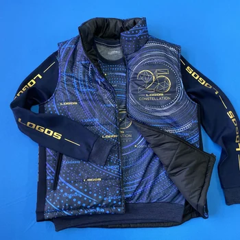 Стёганные жилеты и куртки с принтами и вышивкой