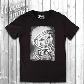 Прикольные футболки: гагарин в шлеме